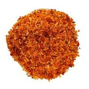 Temperos e Especiarias: Tempero para feijão 50g - uma combinação perfeita de ingredientes que vai elevar o sabor do seu feijão para outro nível! Composto por uma mistura equilibrada de alho frito, cebola granulada, caldo de bacon e alecrim, esse tempero proporciona um toque aromático e delicioso, realçando o sabor natural do feijão.