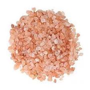 Produtos Naturais: Sal Rosa do Himalaia grosso 100g - serve para temperar e finalizar pratos, agregando sabor e estética, enquanto em terapias espirituais e energéticas, é empregado em banhos para limpeza e purificação de ambientes e pessoas.