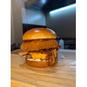 Aprisco Premium: Aprisco Crown - Aprisco Premium (Ingredientes: bacon, blend de carne bovina 120gr, Catupiry empanado, cheddar, Geleia de pimenta, maionese aprisco, pao brioche)