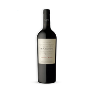 VINHOS: DV Catena - Vinho argentino da região de Mendoza, feito com as uvas Cabernet Sauvignon e Malbec. Apresenta aromas intensos de frutas vermelhas e negras, como ameixa e cereja, com toques de especiarias e baunilha do envelhecimento em barrica.Na boca, é encorpado, com taninos macios, boa estrutura e final persistente. Ideal para acompanhar carnes vermelhas, churrascos e pratos mais robustos