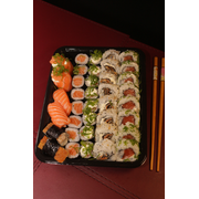 Combos Dõhõ: Dõhõ 16 - 38 peças+10 hots - Combo (Ingredientes: 02 Gunkan Philadelphia, 02 niguiri salmão, 08 Hossomaki salmão, 08 hossomaki salmao philadelphia, 08 Uramaki philadelphia, 08 Uramaki skin, 2 Niguiri skin)