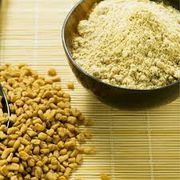 Monte seu Pré Treino!: Feno Grego em pó 50g - Modula os níveis de testosterona, um hormônio essencial para o crescimento muscular. Além disso, ele aumenta a energia e a resistência nos treinos, o que permite uma melhor performance e resultados mais visíveis.