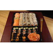 Combos Dõhõ: Dõhõ 19 - 110 Peças só Salmão + 30 Hots - Combo (Ingredientes: 05 Niguiri salmão, 05 Niguiri Salmão selado, 10 Hossomaki Salmão Phila, 10 Niguiri skin, 10 Sashimi, 10 Uramaki saladi, 20 Hossomaki Salmão, 20 Uramaki philadelphia, 20 uramaki skin, 30 Hot Philadelphia)