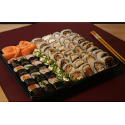 Combos Yõsei: Yõsei 25- 72 peças + 10 hots - Combo (Ingredientes: 08 Hossomaki pepino, 08 Hossomaki salmão, 08 hossomaki salmao philadelphia, 08 sashimi, 08 Uramaki philadelphia, 08 Uramaki skin, 8 Hossomaki kani, 8 Uramaki Kani empanado, 8 Uramaki Peixe branco)