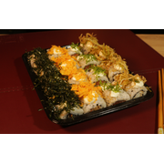 Combos Especiais: Combo UraMix- 32 peças - Combo (Ingredientes: 08 Uramaki philadelphia, 08 Uramaki skin, 8 Uramaki Kani empanado, 8 Uramaki Peixe branco)
