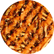 PIZZAS ESPECIAIS: Alcatra & Fritas - Pizza PEQUENA 25 cm /4 Fatias (Ingredientes: Alcatra, BATATA FRITA, Molho de Tomate, Mussarela, Orégano)