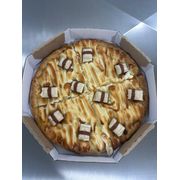 Doces Premium: Kinder Bueno c/ Chocolate Branco - Pizza Grande (Ingredientes: Chocolate Branco, Mussarela,  Kinder Bueno)
