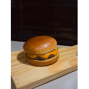 ARTESANAIS LINHA CLÁSSICA: BASICO COSTELA - ARTESANAIS LINHA CLÁSSICA (Ingredientes: bland de costela 120gm, DUAS FATIAS DE QUEIJO CHEDDAR, Molho Especial, PÃO DE BRIOCHE)