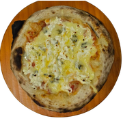 Pizza Clássicas: Quattro di Latte - Pizza Grande (Ingredientes: Mussarela, Gorgonzola, Parmesão, Catupiry)