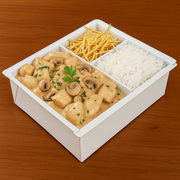 Estrogonofes: Strogonoff Frango - Padrão (Ingredientes: Arroz, Batata Palha)