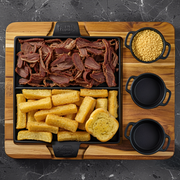 Petiscos: Aipim com Carne Seca - Petiscos (Ingredientes: Aipim Frito, Carne Seca, Farofa, Pão de Alho)