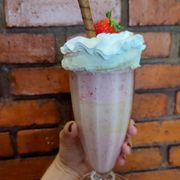 Especiais Verona: MILKSHAKE Morango - Especiais Verona