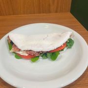 Tapioca: Tapioca Parma Brie - Ciabatta e Lanches (Ingredientes: catupiry, queijo brie, rúcula, tomate, Presunto parma)