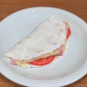 Tapioca: Tapioca Presunto e Queijo - Ciabatta e Lanches (Ingredientes: catupiry, orégano, queijo, tomate, Presunto)
