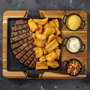 Petiscos: Contra Filé com Aipim - Petiscos (Ingredientes: Aipim Frito, Contra Filé, Farofa, Molho da Casa)