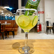 Drinks: Cozumel Especial - Drink´s (Ingredientes: long neck, Suco de limão, Vodka)