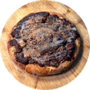 Esfihas Doces: Abacaxi Flambada Chocolate ao Leite - Esfiha Doce (Ingredientes: Abacaxi, Chocolate ao Leite, Catupiry, Leite Condensado, Canela)