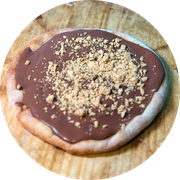 Esfihas Doces: Nutella com Paçoca - Esfiha Doce (Ingredientes: Nutella, Paçoca)