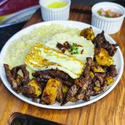 STOP REFEIÇÃO: Carne de Sol - Completa - STOP REFEIÇÃO (Ingredientes: Arroz, Batatonese, Farofa, Macaxeira, Queijo Coalho, Vinagrete)