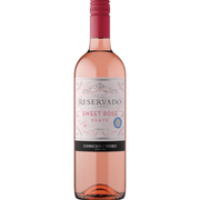 VINHOS: Concha Y Toro Sweet Rose Suave - O Concha y Toro Reservado Sweet Rosé Suave é a escolha perfeita para quem busca um vinho leve, fresco e deliciosamente adocicado. Direto do Chile, ele traz a qualidade e a tradição da Vinícola Concha y Toro em uma garrafa irresistível.