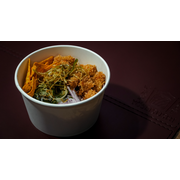 Poke: Poke Honolulu 400gr - Arroz, salmão empanado, pepino(cru ou sunomono), cream cheese, cebola roxa, doritos e molhos