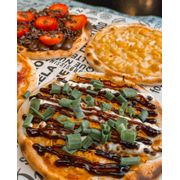 Doces: Balneário Camboriú - Pizza Média (Ingredientes: Cream Cheese, Goiabada, Muçarela)