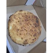 Lanches na massa de pizza: Lanche a moda casa - Carne, , tomate, cheddar, barbecue e cebola caramelizada