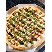 Tradicionais: Hot Roll Pizza - Pizza Grande (Ingredientes: Cebolinha, Cream Cheese, Gergilim preto, Molho de Tomate, Molho tare, Pouca Mussarela, Salmão Defumado)