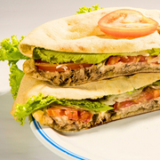 Beirute: Natalia - Beirute (Ingredientes: Alface, Molho da Casa, Molho Verde, Mussarela, Presunto, Rosbife, Tomate)