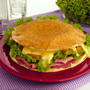 Beirute: Natalia 1 - Beirute (Ingredientes: Alface, Bacon, Milho, Molho da Casa, Molho Verde, Mussarela, Ovos Fritos, Presunto, Tomate)