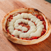 Esfiha: Calabresa c/ Catupiry - Esfiha de Calabresa bem temperada com Catupiry cremoso