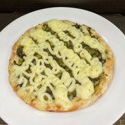 Esfiha: Escarola c/ Catupiry - Escarola refogada com Catupiry, leve e muito saborosa
