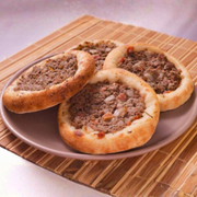 Esfiha: Carne - Esfiha de Carne bem temperada com queijo derretido
