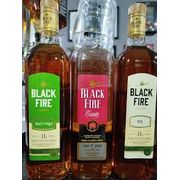 Kit´s Completo: Whisky Black Fire + Gelo + Evoque - Aperitivo de Malt Whisky e extrato de carvalho, envelhecido um e dois anos. A combinação com o puro extrato de carvalho, com embalagem diferenciada e com sabor marcante e sofisticado.