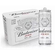Cervejas Mala Fechada: Budweiser Zero Álcool Lata 350ml - Lançamento da marca, a cerveja possui apenas 50 calorias e zero álcool para você aproveitar todo sabor sem culpa. Em formato lata, a cerveja possui sabor idêntico a versão original.