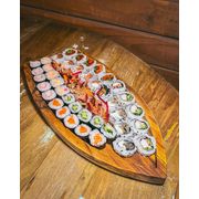 COMBOS: COMBO ALECRIM - DELICIOSO COMBINADO DE SUSHI SÃO 40 PEÇAS PARA VOCÊ SE DELICIAAARRR( 5 hossomaki de salmão, 5 hossomaki salad, 5 hossomaki de pepino,, 5 hossomaki de kani, 5 uramaki california, 5 uramaki filadélfia, 5 uramaki skin e 5 uramaki tomate seco com rúcula