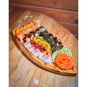 COMBOS: COMBO SALMÃO - DELICIOSO COMBINADO DE SUSHI COM MUUUITO SALMÃO SÃO 40 PEÇAS PARA VOCÊ SE DELICIAAARRR(5 sashimi de salmão, 5 gunkan de salmão, 5 niguiri de salmão, 5 niguiri skin, 5 tokai de kani, 5 uramaki filadélfia,5 uramaki skin e 5 uramaki salad )