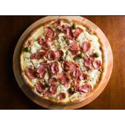 Especiais 3: Capricho - Pizza Grande (Ingredientes: Molho da Casa, Mussarela, Atum Sólido, Catupiry Original, Calabresa Fatiada, Azeitona)