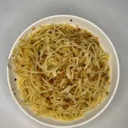 Massas: Espaguete ao Alho e Óleo - Massas (Ingredientes: Espaguete, Alho, Óleo)