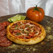 Esfihas especiais: Baiana - Esfihas salgadas (Ingredientes: azeite de dende, Calabresa Moída, Cebola fatiada, Cheiro Verde, molho de pimenta)