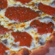Especiais: Filé à Parmegiana - Pizza Grande (Ingredientes: Filé, Molho Sugo)
