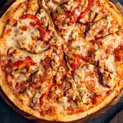 Tradicionais: Bacon - Pizza Grande (Ingredientes: Molho de Tomate,  Muçarela,  Bacon,  Azeitona,  Orégano)