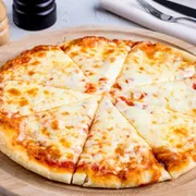 Tradicionais: Mussarela - Pequena (Ingredientes: Molho de Tomate,  Muçarela,  Azeitona,  Orégano)