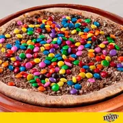Doces: M&M com Chocolate - Pequena (Ingredientes: Recheio de chocolate,  M&M)