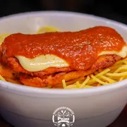 ALMOÇO PRIME: Marmita Macarrão à Parmegiana - Almoço Executivo Prime (Ingredientes: Bacon Crocante, frango a parmegiana, Macarrão alho e óleo, molho artesanal, Queijo)