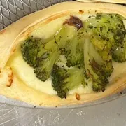 Barcas: Brocolis - Brócolis bem temperado, refogado e montado com capricho. Leve e cheio de sabor!