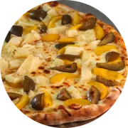 Especiais: Califórnia - Pizza Familia (Ingredientes: Molho, Mussarela, Figo, Pêssego, Abacaxi)