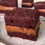doces artesanais: Bolo gelado alpino - massa de chocolate, mousse alpino e ganache