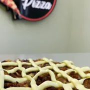 Mini Pizzas: Bacon com Catupiry - Molho / Muçarela / Bacon / Catupiry / Orégano