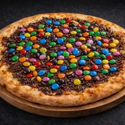 Nobres: 64 - Confete - Pizza Grande (Ingredientes: Leite Condensado, mussarela, chocolate preto, confete)